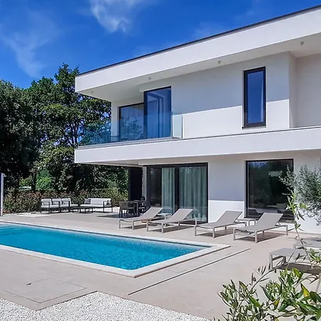 Lux Natura - New 2025 Villa